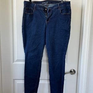 Old Navy Rockstar denim, mid rise, size 18.